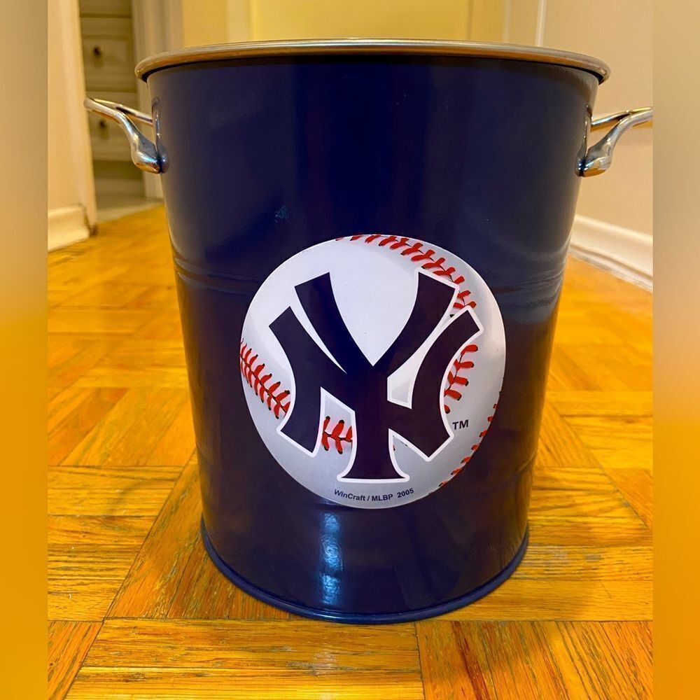 Vintage 2005 MLB New York Yankees Ice Bucket